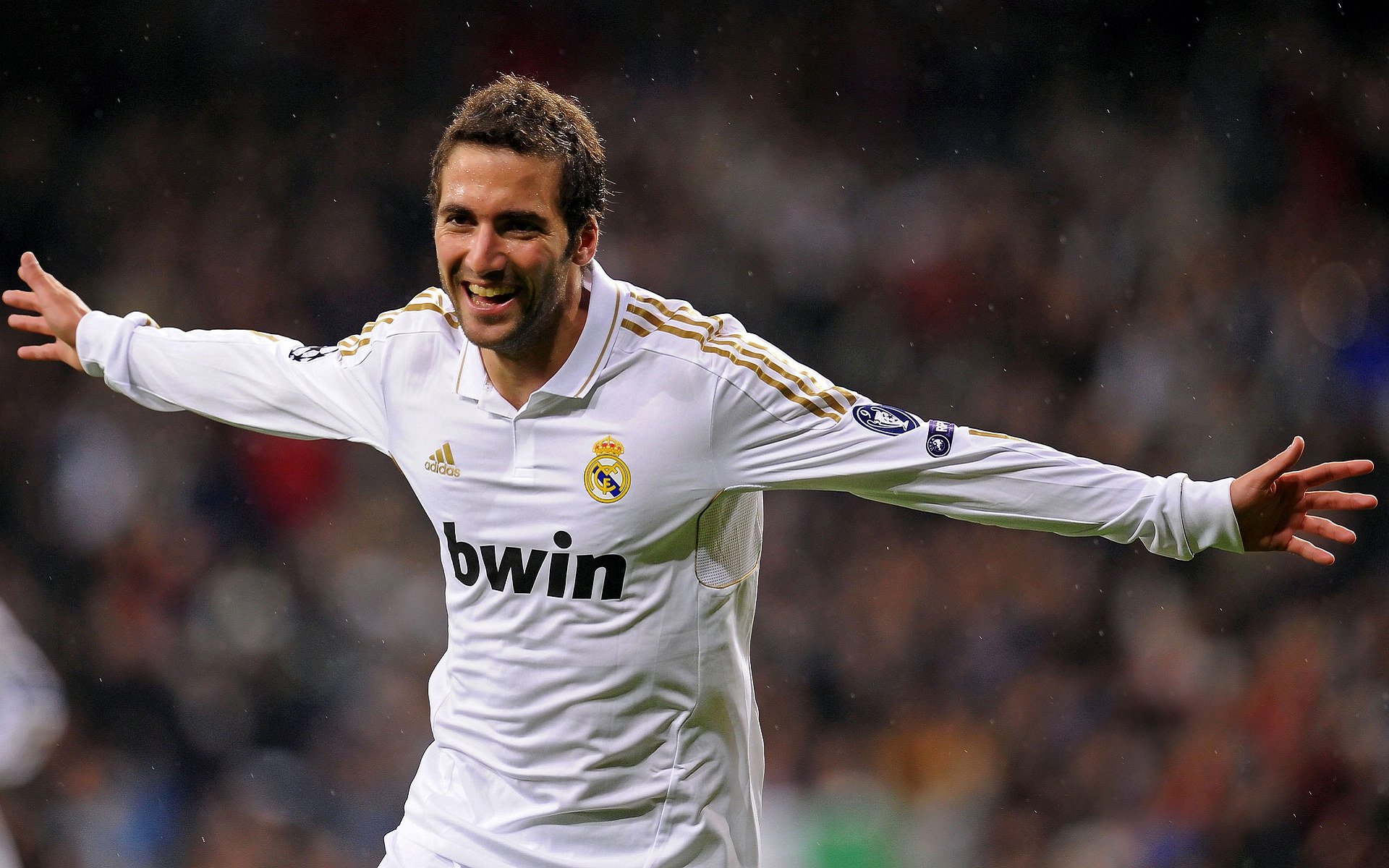 新王登基！贝林厄姆统治王子公园，巴黎横扫曼联宣告欧洲足坛权力更迭